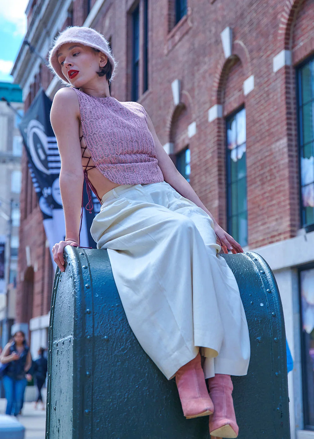 SHORT EMROIDERED JACKET