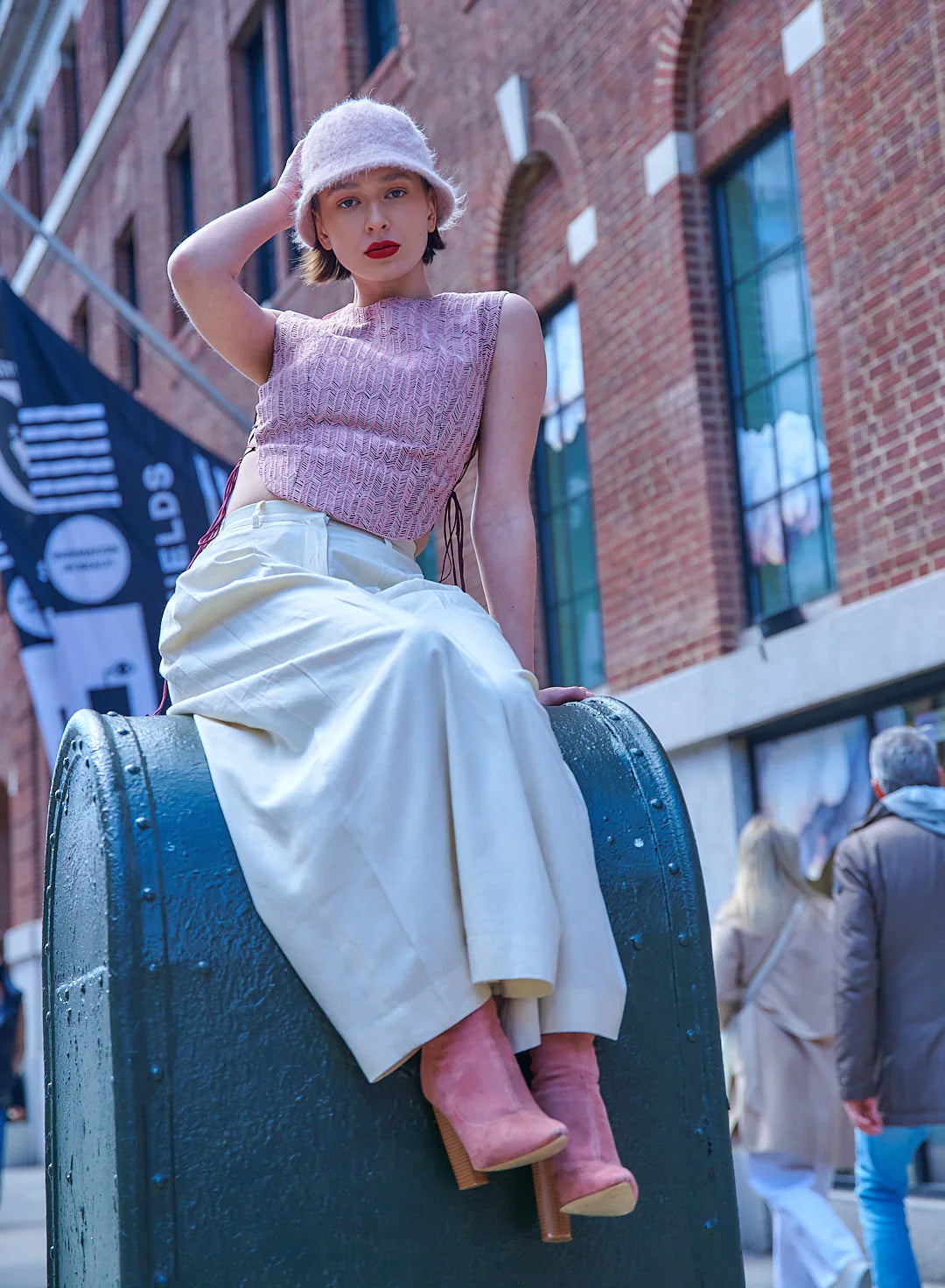 SHORT EMROIDERED JACKET